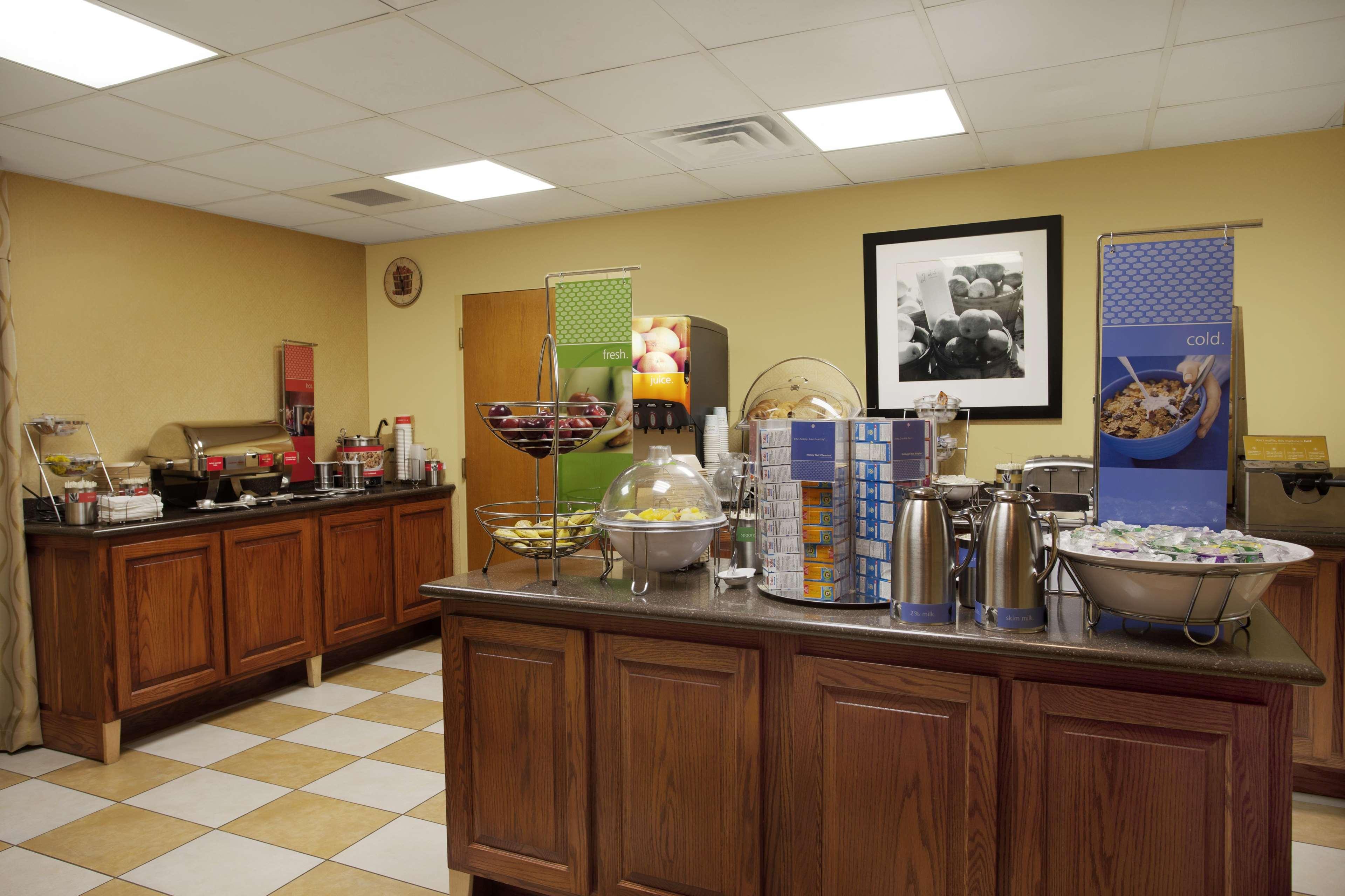 Hampton Inn Sidney Restaurace fotografie