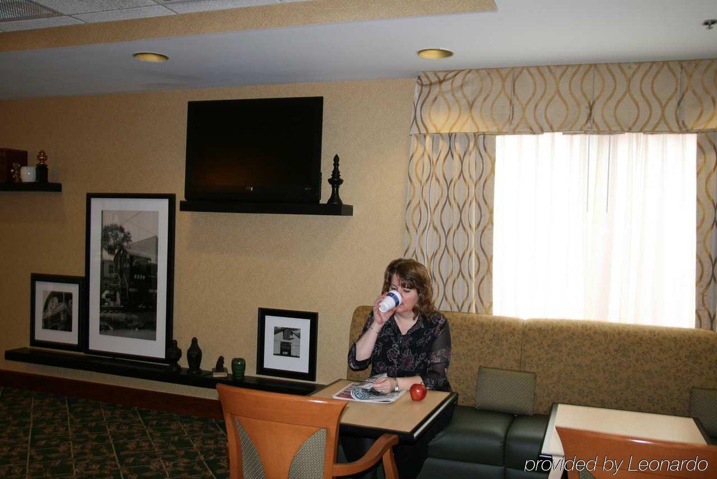 Hampton Inn Sidney Restaurace fotografie